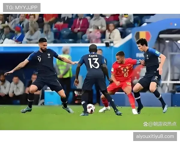 VAR介入判罚点球，法国队凭借此球1-0小胜丹麦